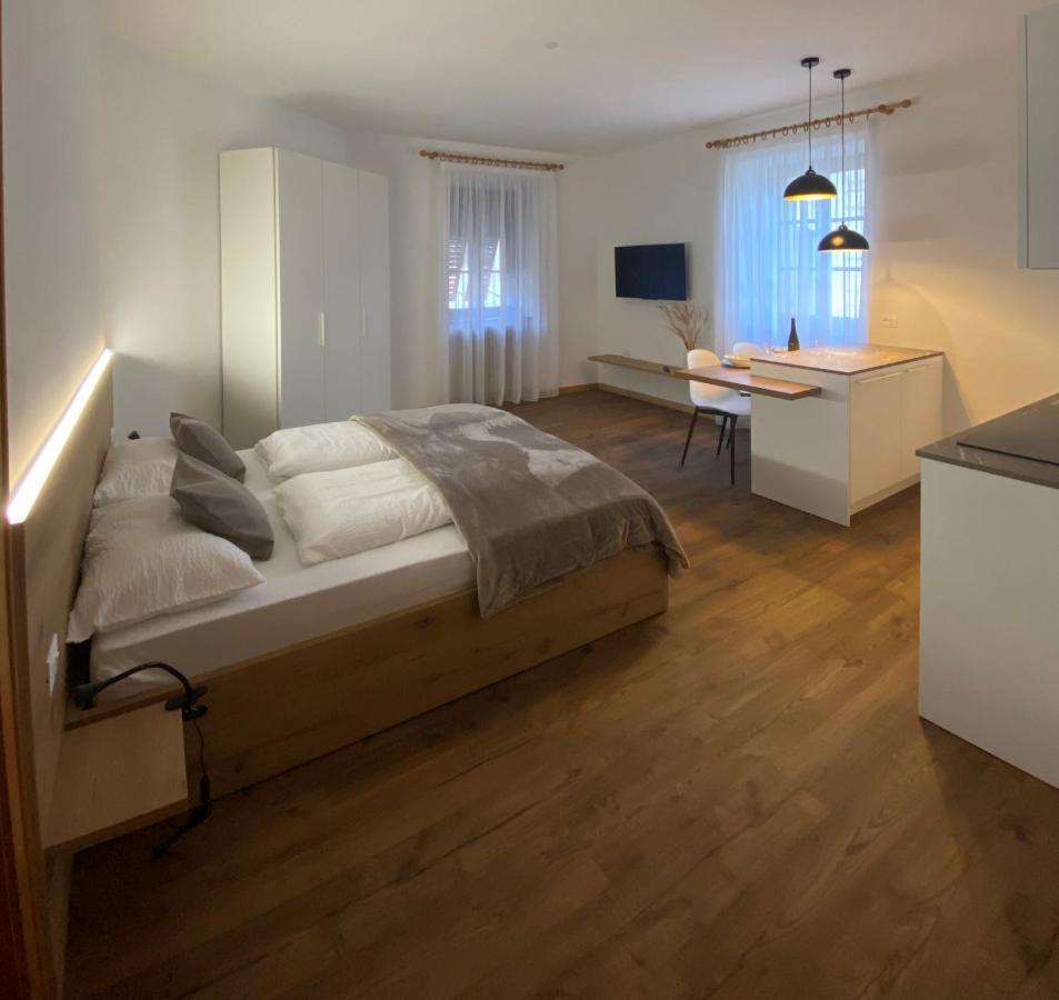 Ferienwohnung Ansitz Von Wohlgemuth Salurn Exterior foto