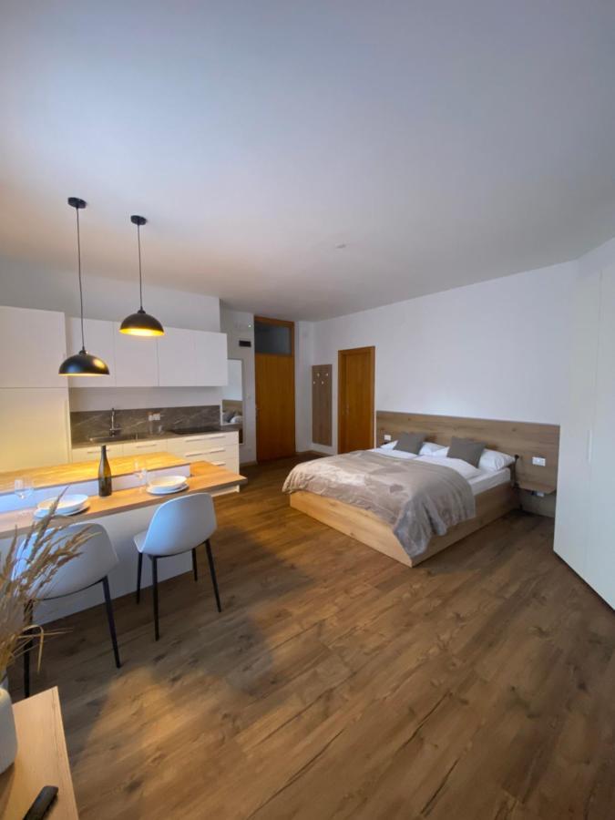 Ferienwohnung Ansitz Von Wohlgemuth Salurn Exterior foto
