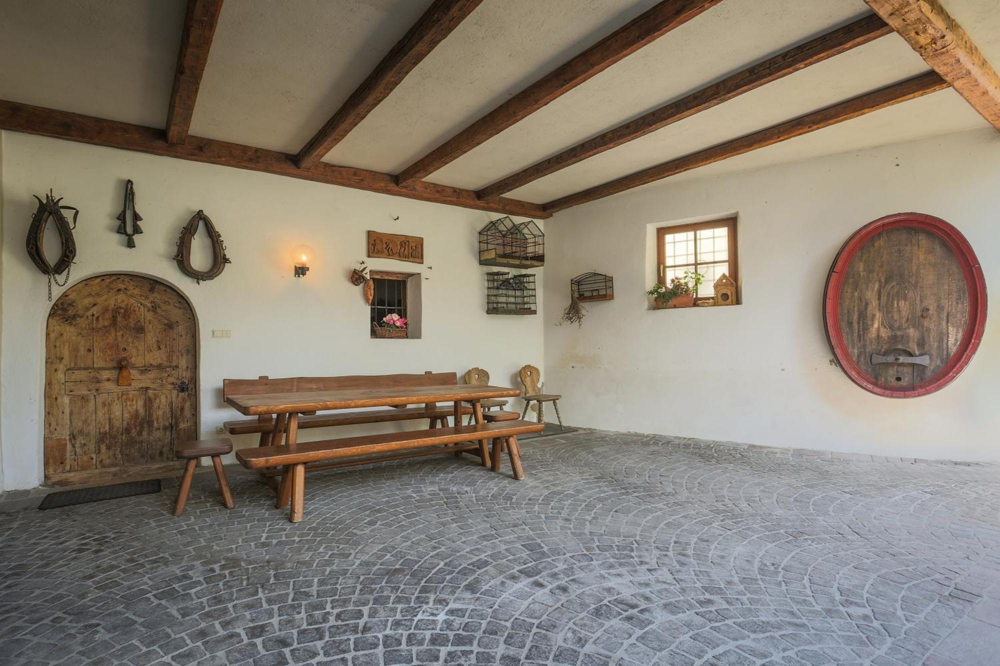 Ferienwohnung Ansitz Von Wohlgemuth Salurn Exterior foto