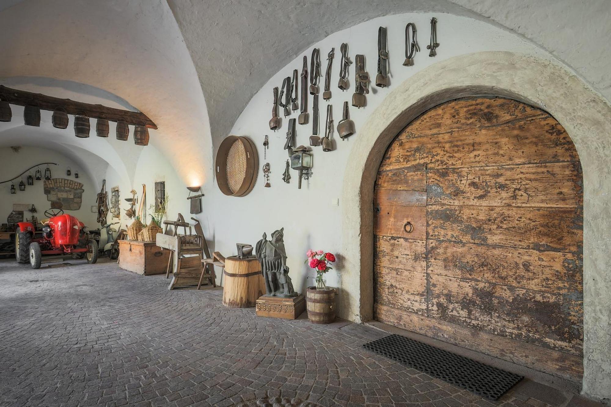 Ferienwohnung Ansitz Von Wohlgemuth Salurn Exterior foto